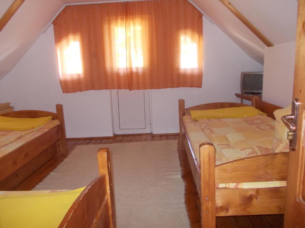Pensiunea Adina Cavnic Habitación foto
